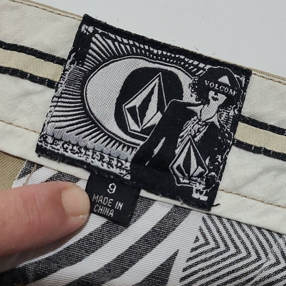 Volcom Khaki Board Shorts - Picture 3 of 3